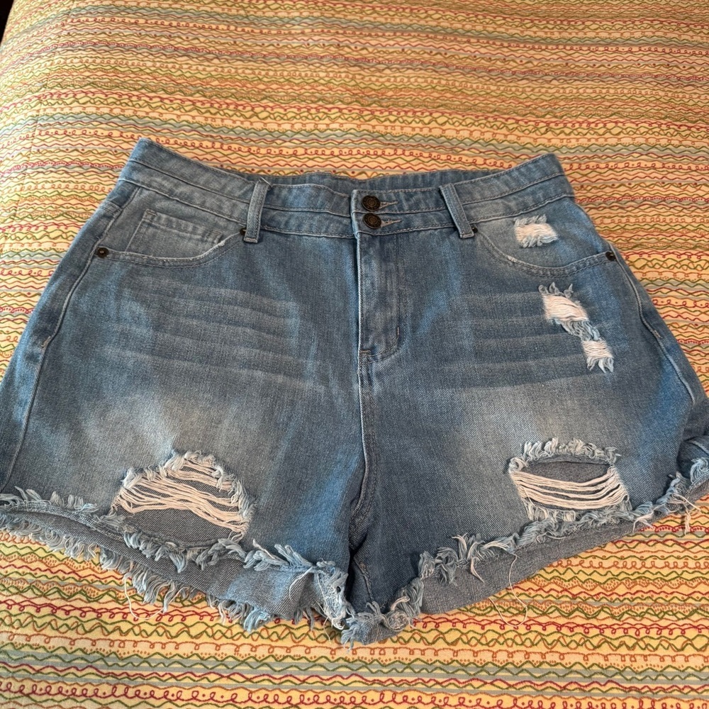 Light Blue Distressed Jean Shorts with Frayed Hem LC 786270 Size Large